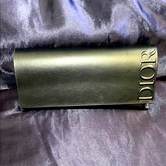 Dior - Picture 1 of 6